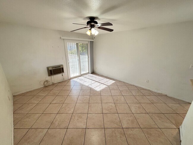 Foto del edificio - 5330 S Swenson St