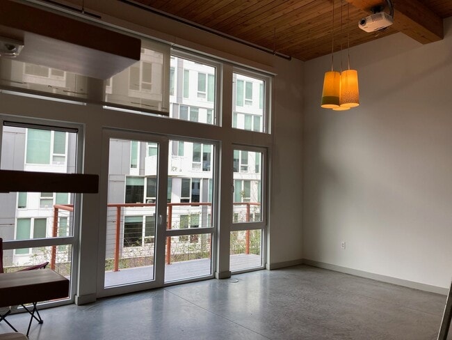 Building Photo - Veer Lofts ~ South Lake Union