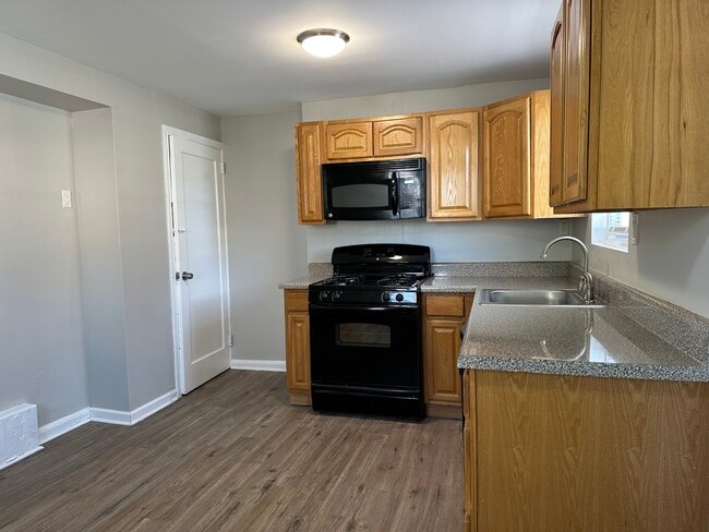 Building Photo - 501 Green St