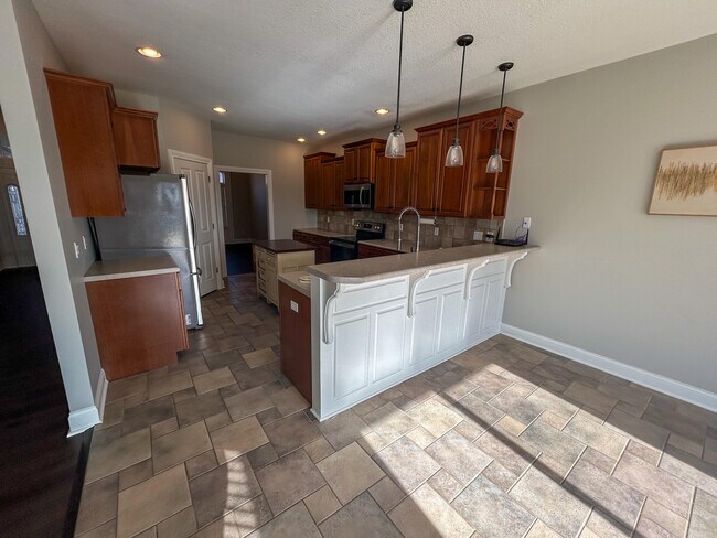 Building Photo - 4500 Thornbrook Ridge