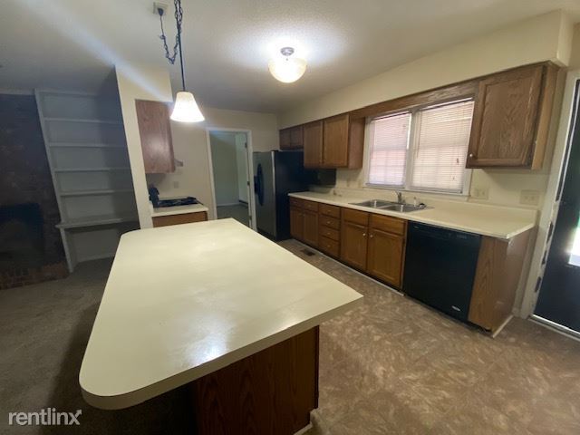 Building Photo - 3 br, 1.5 bath House - 6218 Burlington Rd