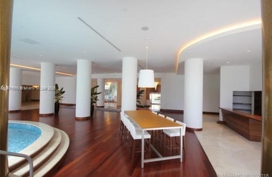 Foto del edificio - 5161 Collins Ave