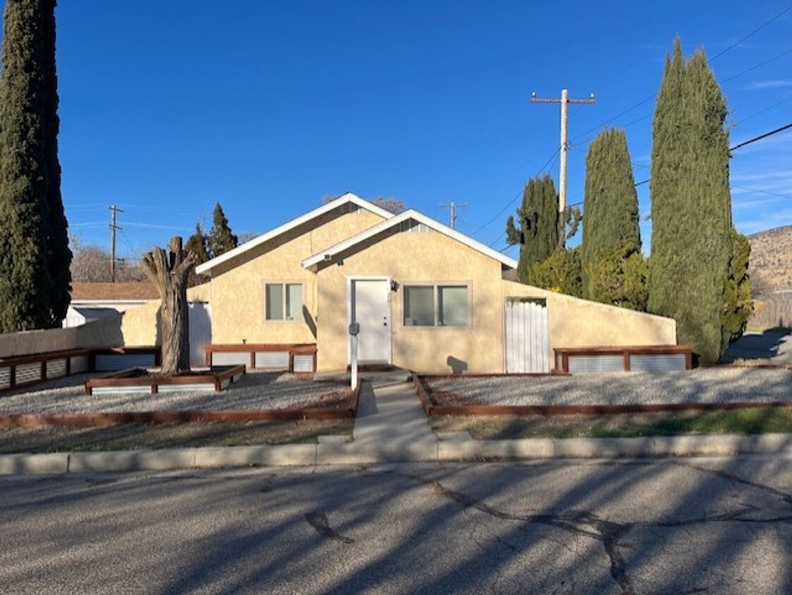 Foto principal - Located in the Heart of Tehachapi!