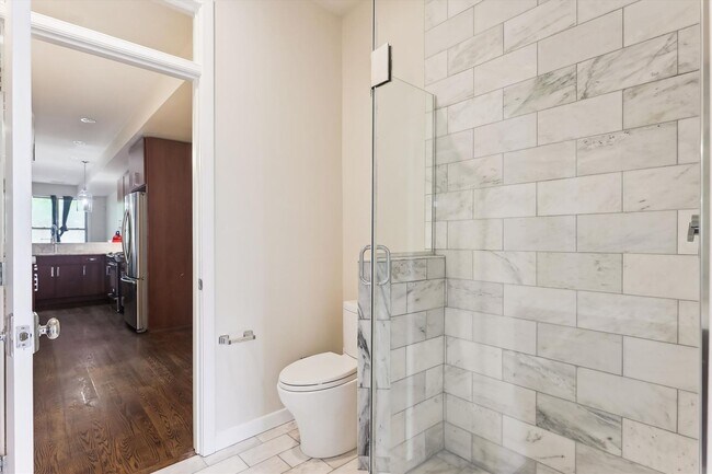Foto del edificio - Marvelously Modern 3br/3bth home in Mount ...