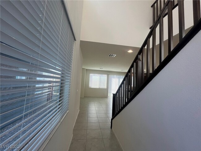Building Photo - 89 Palm Pk Ct