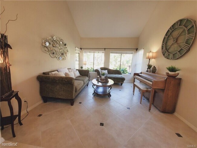 Building Photo - 3 br, 2.5 bath House - 23 Via Joaquin
