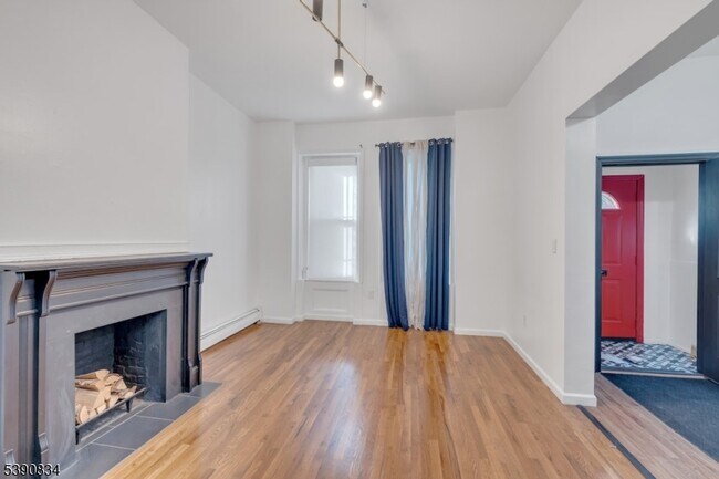 Foto del edificio - 13 2nd Ave