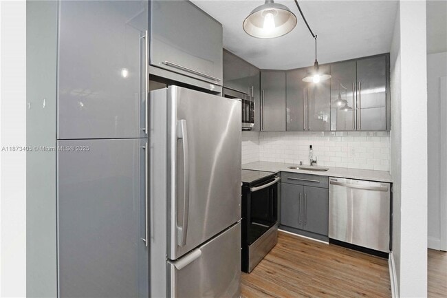 Foto del edificio - 3071 SW 27th Ave