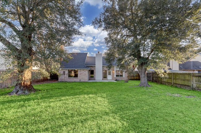 Building Photo - 14710 Brookside Forest Dr