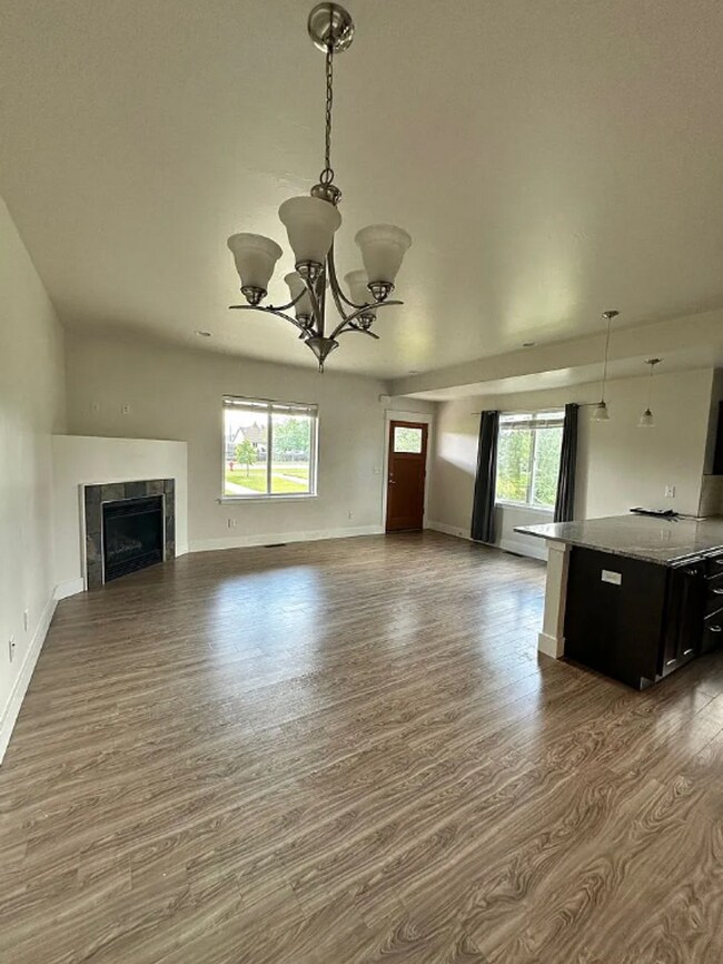 Foto del edificio - 365 N Ferguson Ave