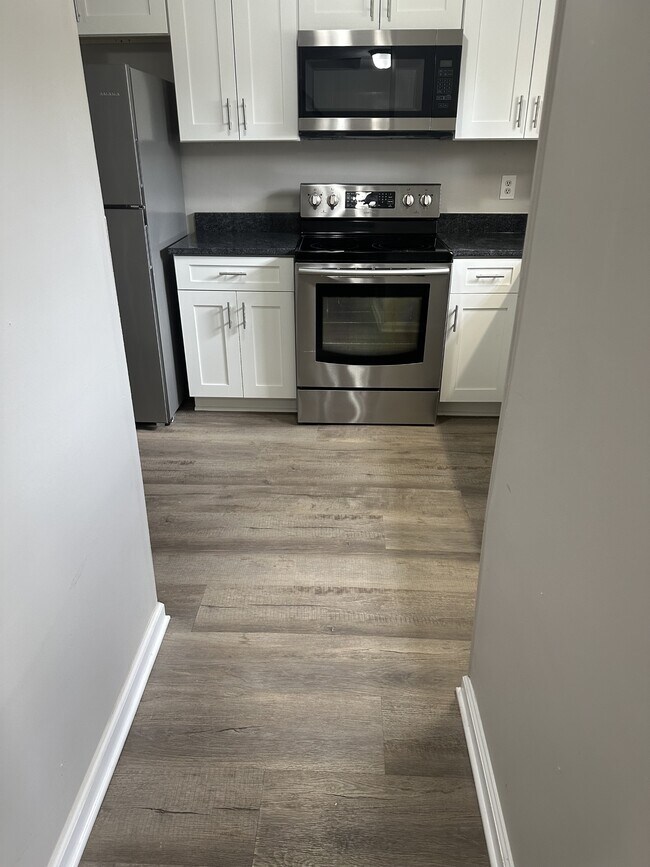 Foto del edificio - 185 Eaglewood Way