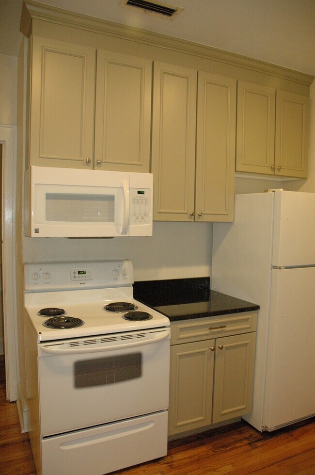 Foto del edificio - Perfect 4 Bedroom, 2 Bathroom House -- Walk to UF!