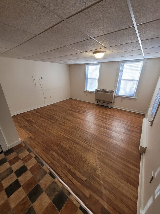 18 Dunning St Unit 2, Brunswick, ME 04011 Apartments in Brunswick, ME