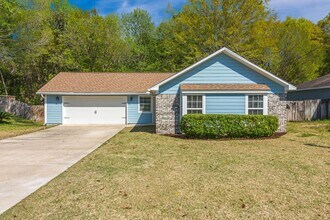 Building Photo - 511 Oak Ave