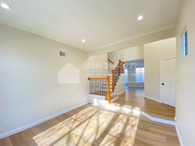 Foto del edificio - 2045 Finley Pl