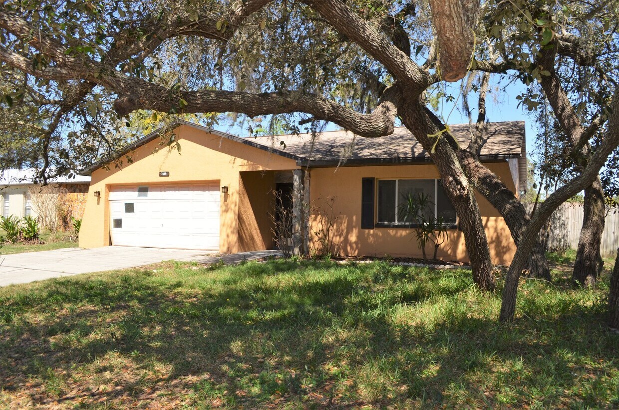 Primary Photo - Beautiful home in great neighborhood!