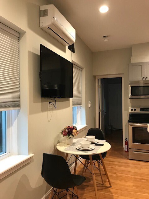 102 Kitchen, living - 3505 Race St