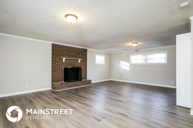 Foto del edificio - 258 Shallowbrook Dr
