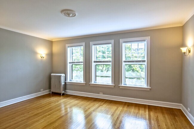 Foto del edificio - 1623 W Thome Ave