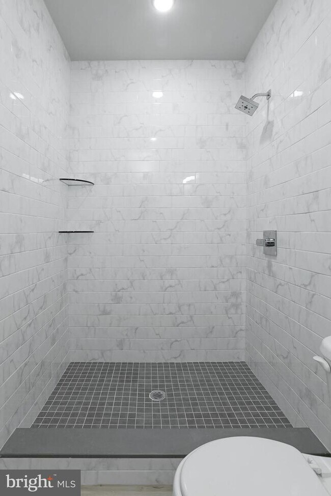 Foto del edificio - 2450 N Lee St