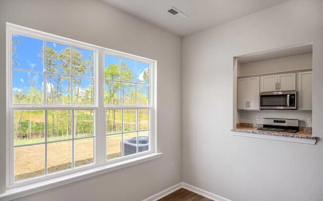 Building Photo - 411 David Hill Dr