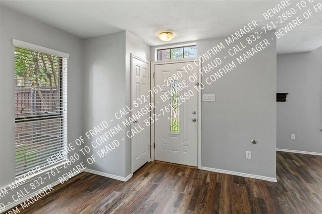 Photo - 473 Leisure Ln House