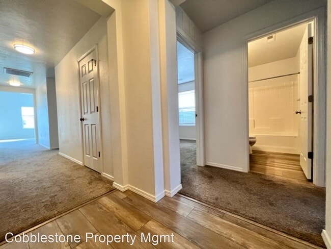 Building Photo - 4 br, 2 bath House - 3471 S Falconers Pl