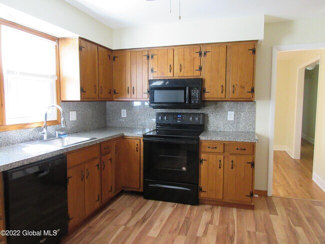 Building Photo - 23 Garrison Ln