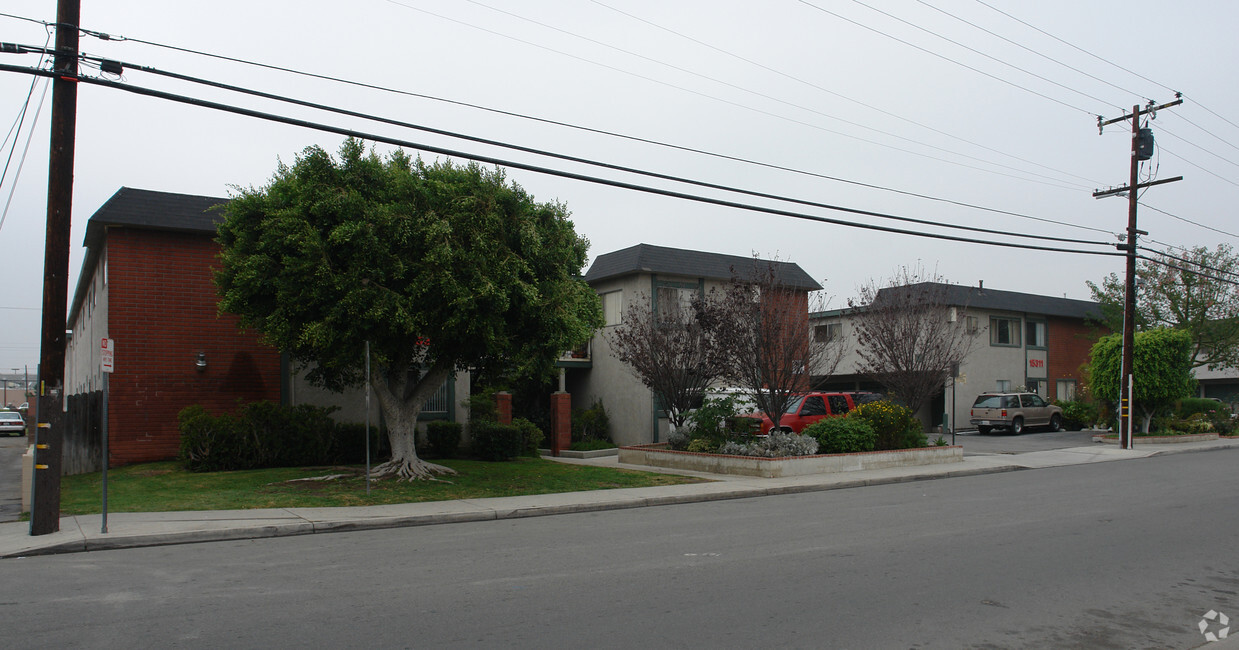 Foto del edificio - Midway Manor