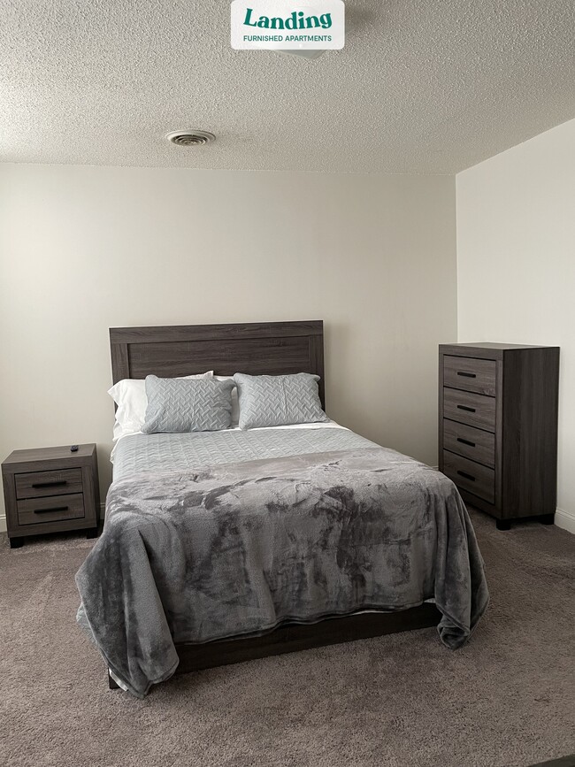 Building Photo - 610 S Elm St