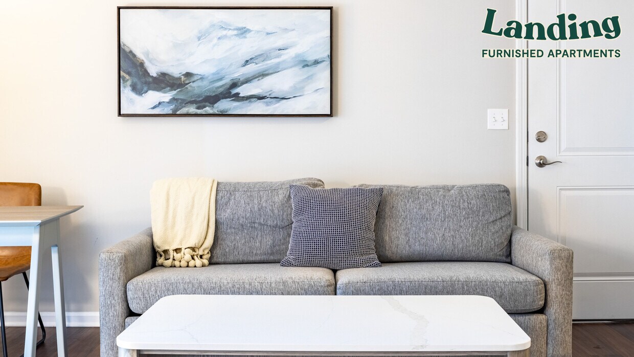 Foto principal - 2400 Millbrook Dr