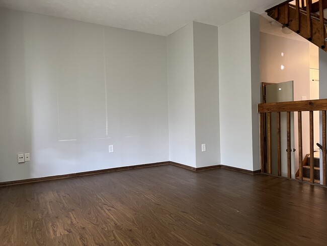 Family Room - 6447 Birchview Dr S