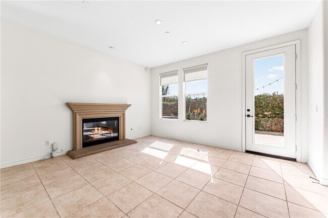 Building Photo - 7292 Ainsley Dr