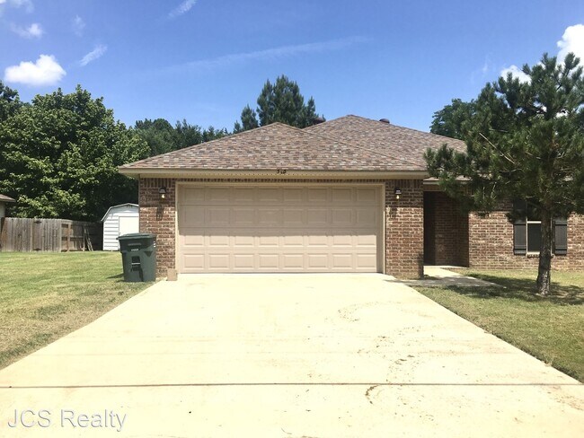 Foto del edificio - 3 br, 2 bath House - 323 S Oak Street