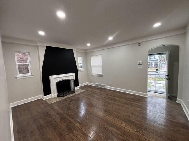 Building Photo - 8817 Marseilles St