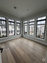 Building Photo - 5 Adamson St