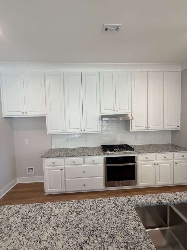 Building Photo - Must See! New 4/2 Home off Tiger Bend Rd. in Garden Hill Subdivision