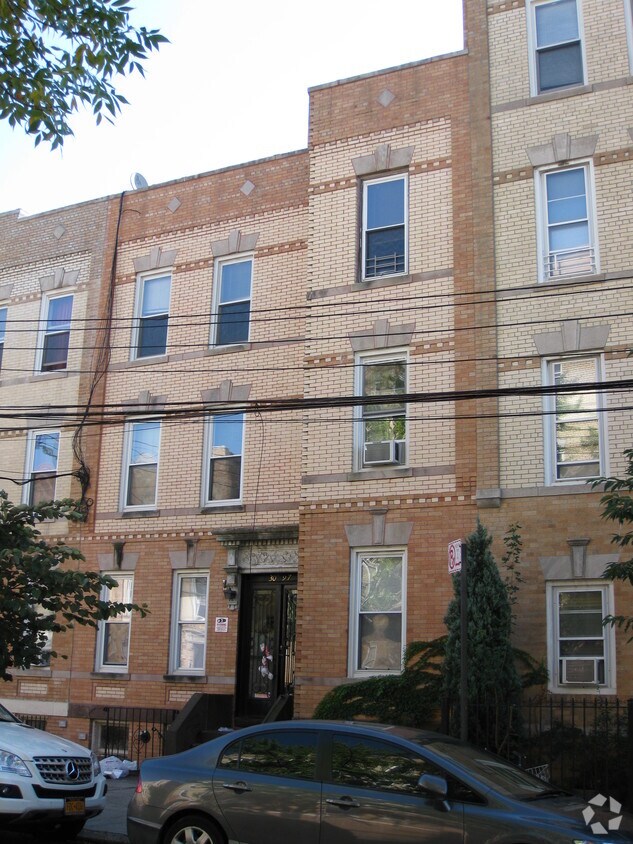 Primary Photo - 30-97 44th St