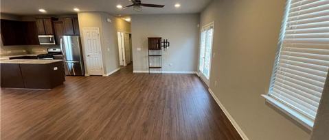 Foto del edificio - 303 Eagle Brook Ln
