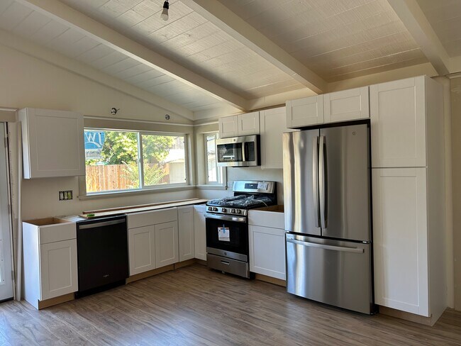 Foto del edificio - 18029 Poplar Ave