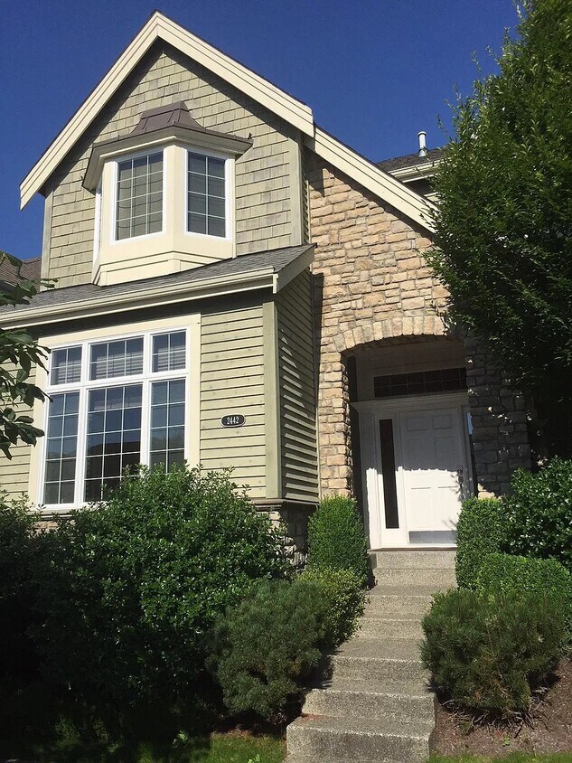 Primary Photo - 2442 NE Davis Loop