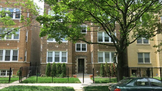 Building Photo - 4950 N Christiana Ave