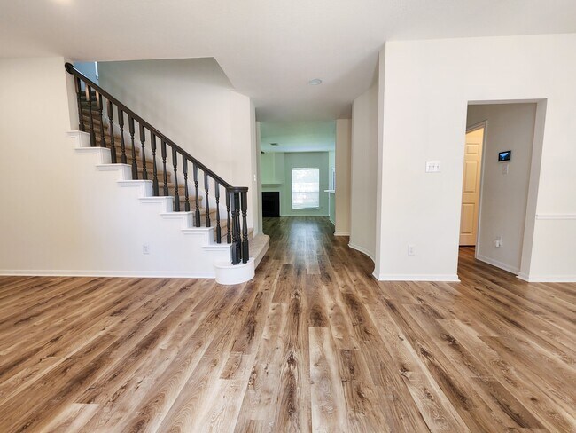 Foto del edificio - 235 Cedar Elm Ln