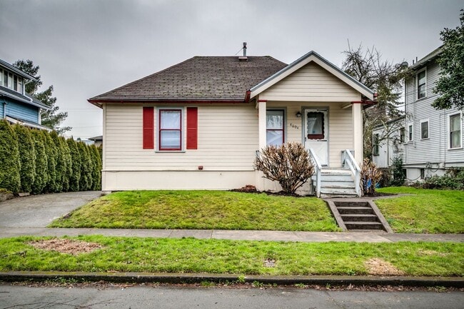 Richmond Cutie - 2 Bed 1 Bath House! - Richmond Cutie - 2 Bed 1 Bath House!