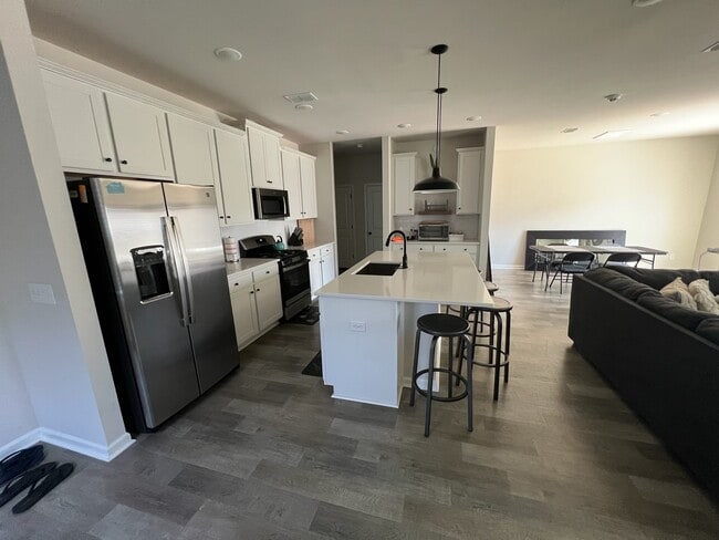 Building Photo - 218 Parkwood Vista Way