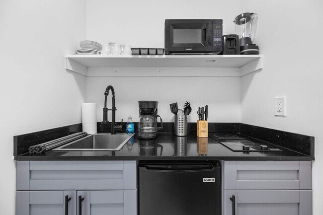 Building Photo - 1350 NW 28th St