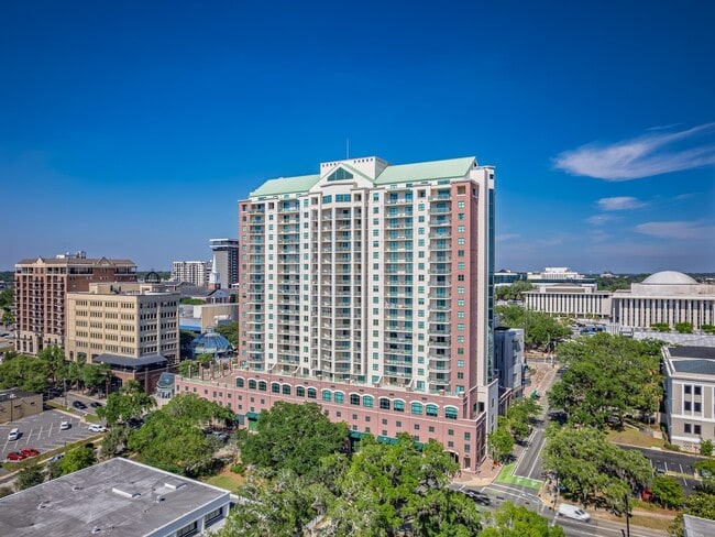Building Photo - 300 S Duval St