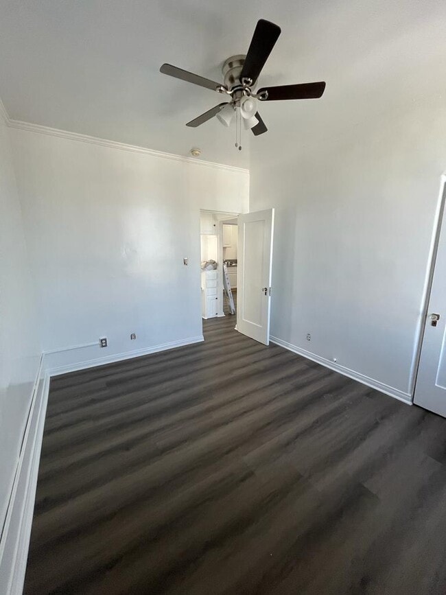 Building Photo - 1717 N Normandie Ave