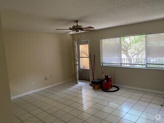 Building Photo - 2525 West Bay Dr