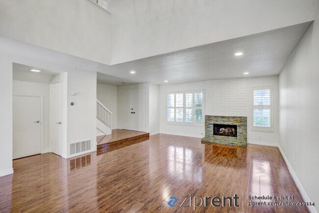 Building Photo - 5 Bellflower